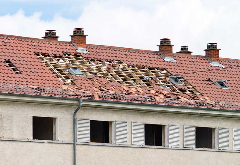 Reparatur von Sturmschäden